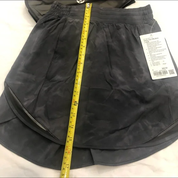 Lululemon Brand New w/Tags, Lulu Hotty Hot HR Shirt with Built In Shorts! - Picture 6 of 10